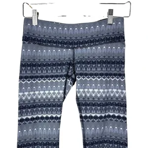 Alo Yoga Cropped Leggings Fair Isle‎ Geometric Print Stretch Gray Size Small thumbnail 3