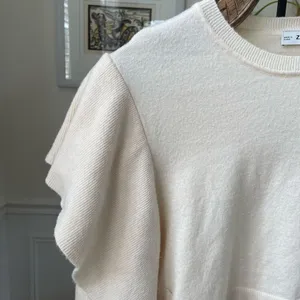 Zara Vanilla Side Ruffle Knit Crop Top Sweater S thumbnail 2