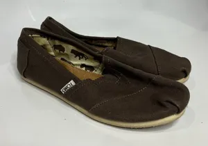 Gray classic Tom’s flats size women’s‎ 8 thumbnail 1
