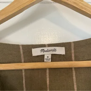 Madewell Embroidered Linen-Cotton v-neck top thumbnail 4