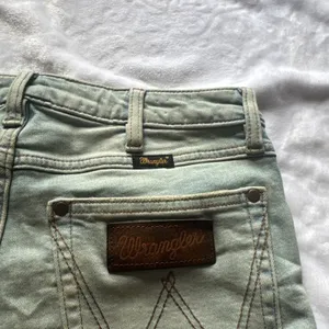 Wrangler High Rise Flare Bell bottom Jeans Size 26" X 32"RN 130273 CA 55394 thumbnail 6