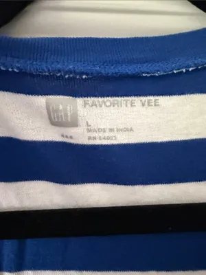 GAP V-Neck Tees thumbnail 2