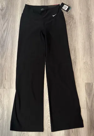 Nike XS Regular Fit Black Yoga pants NWT thumbnail 1