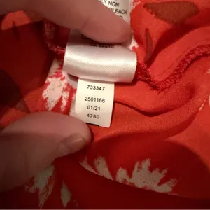 Maurices‎ Red & White Floral Print Short Sleeve Wrap Top Sz S NEW FLAWED thumbnail 5