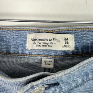 Abercrombie & Fitch Curve Love The '70s Vintage Flare Ultra High Rise Jeans 18S thumbnail 6