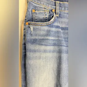 7 For All Mankind the Relaxed Skinny Jeans in Light Blue Wash thumbnail 3