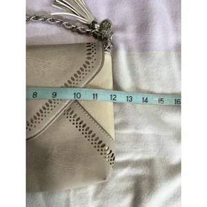 Jessica Simpson Tan/Silver Crossbody Clutch‎ Chain/Strap Purse Tassel Logo thumbnail 6