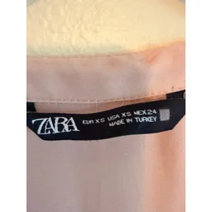 Zara Button Down Blouse Women XS Pink Rhinestone Studded Collar Cuff 3564/194‎ thumbnail 4