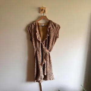 Aritzia Sunday Best Leopard Print Wrap Dress Size 2 thumbnail 2