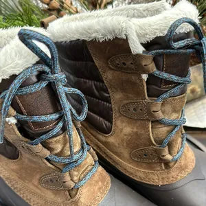 The North Face Women’s Brown Winter Boots thumbnail 2