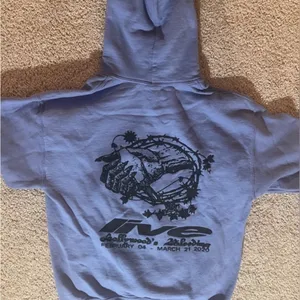 Post Malone Tour Sweatshirt Blue Size M thumbnail 2