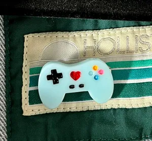 PacSun Game Controller Brooch Pin To Anything thumbnail 2