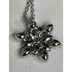 Swarovski Venalia pendant necklace Silver Tone Star Snowflake 18” thumbnail 3