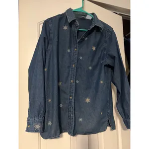 Womens Denim Long Sleeve‎ Shirt Snowflake Embroidery Blue Button Down Casual Top thumbnail 2