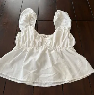 Day + Moon Ruffle Top White Size L thumbnail 1