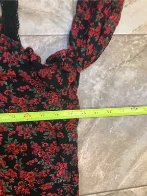 Torrid red rose floral print long sleeve cold shoulder top crinkle gauze thumbnail 4