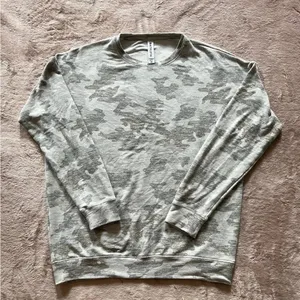 Athleta Balance Light Gray Camo Pullover Sweatshirt Size‎ XS thumbnail 1