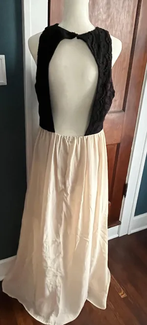 Beautiful Black & Cream Maxi Dress 🖤 thumbnail 3