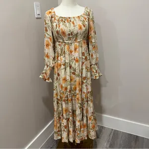 Petal & Pup Square Neck Shirred Floral Midi Dress Size 8 thumbnail 2