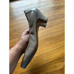 Naturalizer Taupe Leather Wedge Heels 7M Comfort Classic Peeling Inside thumbnail 3
