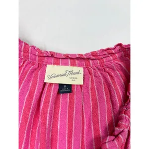 Universal Threads womens linen blend pink stripe cropped shirt. Size M. beach thumbnail 2