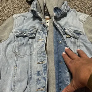 Hollister - Jean Vest over Gray Hoodie - XS thumbnail 2