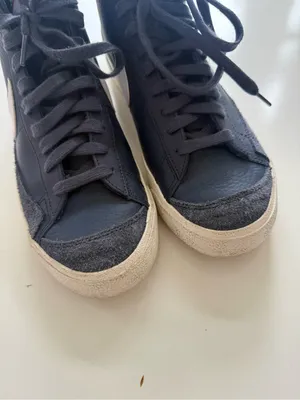 Nike Blazer Mid ‘77 Vintage Leather Sneakers Navy size 8.5 thumbnail 4