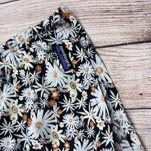 Patagonia Womens Baggies Shorts Floral Daisy Print Black White Small thumbnail 2