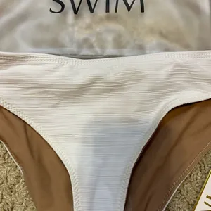 🆕 For Love & Lemons swim cream bikini bottom size L BIN N‎ thumbnail 2
