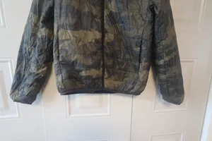 PINK Victoria's Secret camo camoflage puffer sweater jacket in army green size small. thumbnail 5