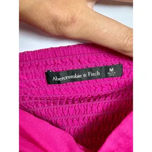 Abercrombie & Fitch Pink Smocked Off Shoulder Ruffle Sleeve Crop Top Womens Sz M thumbnail 4