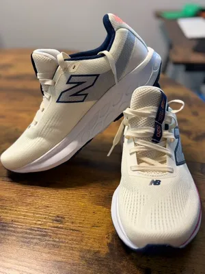 NWT New Balance Fresh Foam 520 Running Walking Shoes Sneakers Sz thumbnail 1