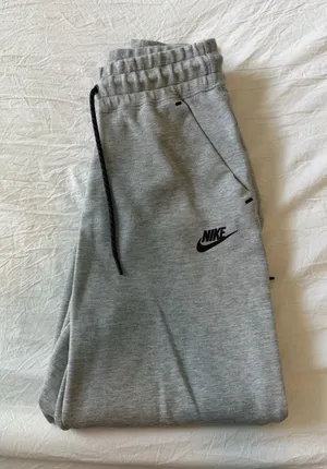 Nike Tech Sweatpants thumbnail 1