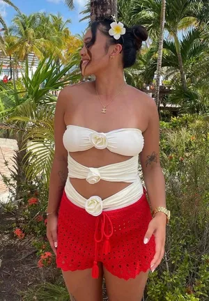 H&M Crochet Shorts thumbnail 1