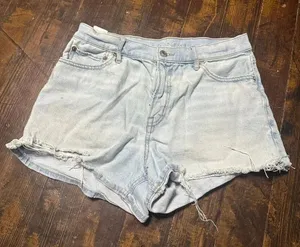 American Eagle distressed relaxed size 8 denim shorts thumbnail 1