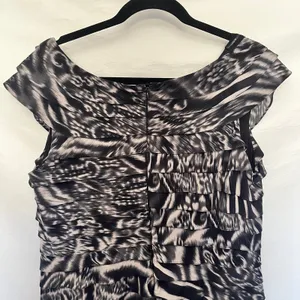 Adrianna Papell Tiered Sheath Dress 14 Mob Wife Animal Maximal Cocktail Abstract thumbnail 9