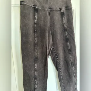 Aerie women’s grey leggings 7/8 high rise thumbnail 2