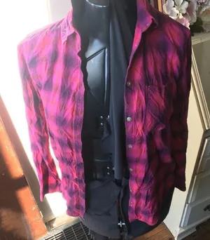 American Eagle pink plaid size M button down shirt thumbnail 1