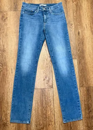 Levi's 312 Shaping Slim Jeans Medium Wash Blue Denim Women's Size 30 thumbnail 1