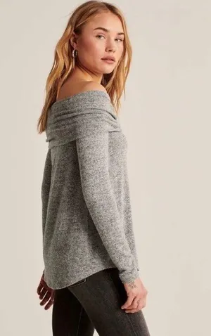 ‼️Abercrombie Cozy Off-the-Shoulder Lightweight Sweater Top‼️ thumbnail 4