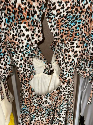 INDIKAH Selfie Leslie Romper Open Back thumbnail 8