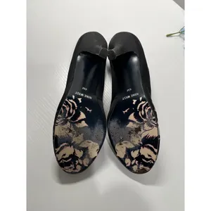 Nine West Womens Black Satin‎ Floral Toe Pumps Red Insole Size 6M High Heels thumbnail 6