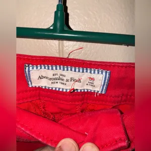 Abercrombie red shorts size 00 thumbnail 3