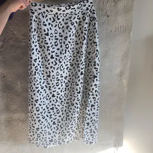 Cheetah print midi skirt thumbnail 3