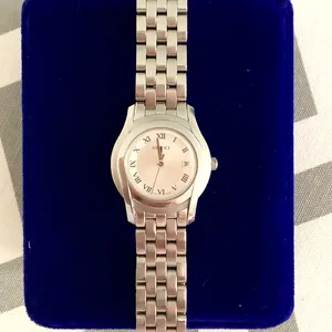 Ladies Gucci stainless steel watch 🔥 thumbnail 3