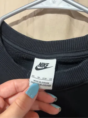 Nike crewneck thumbnail 2