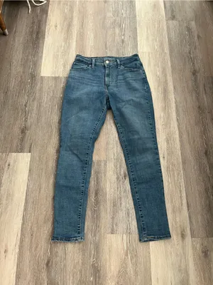 Levi’s High Rise Skinny Stretch Jeans Women’s W30 L28 Medium Wash Denim thumbnail 2