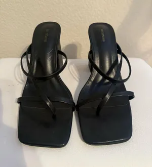 Pretty Little Thing Black Heels thumbnail 1