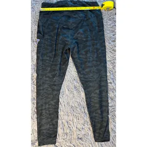 ZooZatz Washington Huskies Camo Leggings Womens Large Black Grey Pockets NCAA thumbnail 4