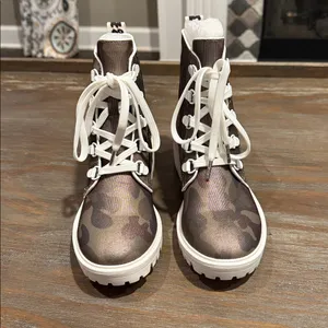 Kendall + Kylie Women’s Boots Size 6.5 New Camo Combat‎ Lace-Up Lug Sole thumbnail 5